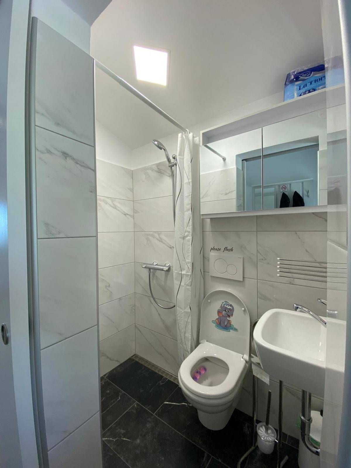 Apartma Vista Baredi Izola Kültér fotó